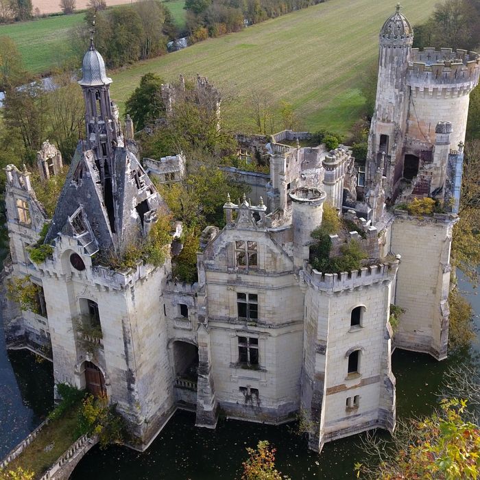 8 000 Crowdfund To Buy Old French Castle Together