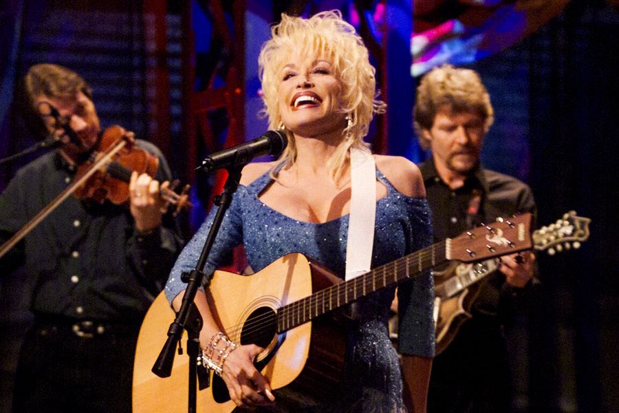 That Time Dolly Parton Switched Up Her ‘Reputwah’