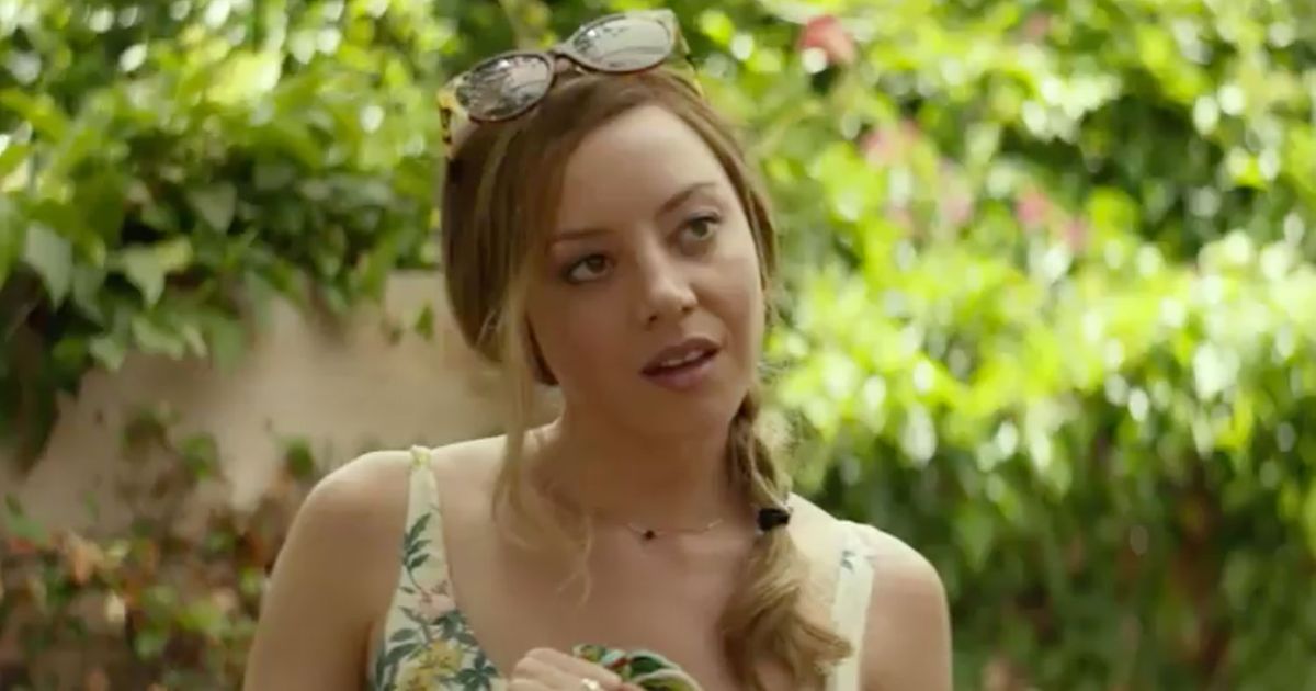 Watch Aubrey Plaza Rewatches Parks & Rec, White Lotus, Ingrid Goes West &  More, Scene Selection