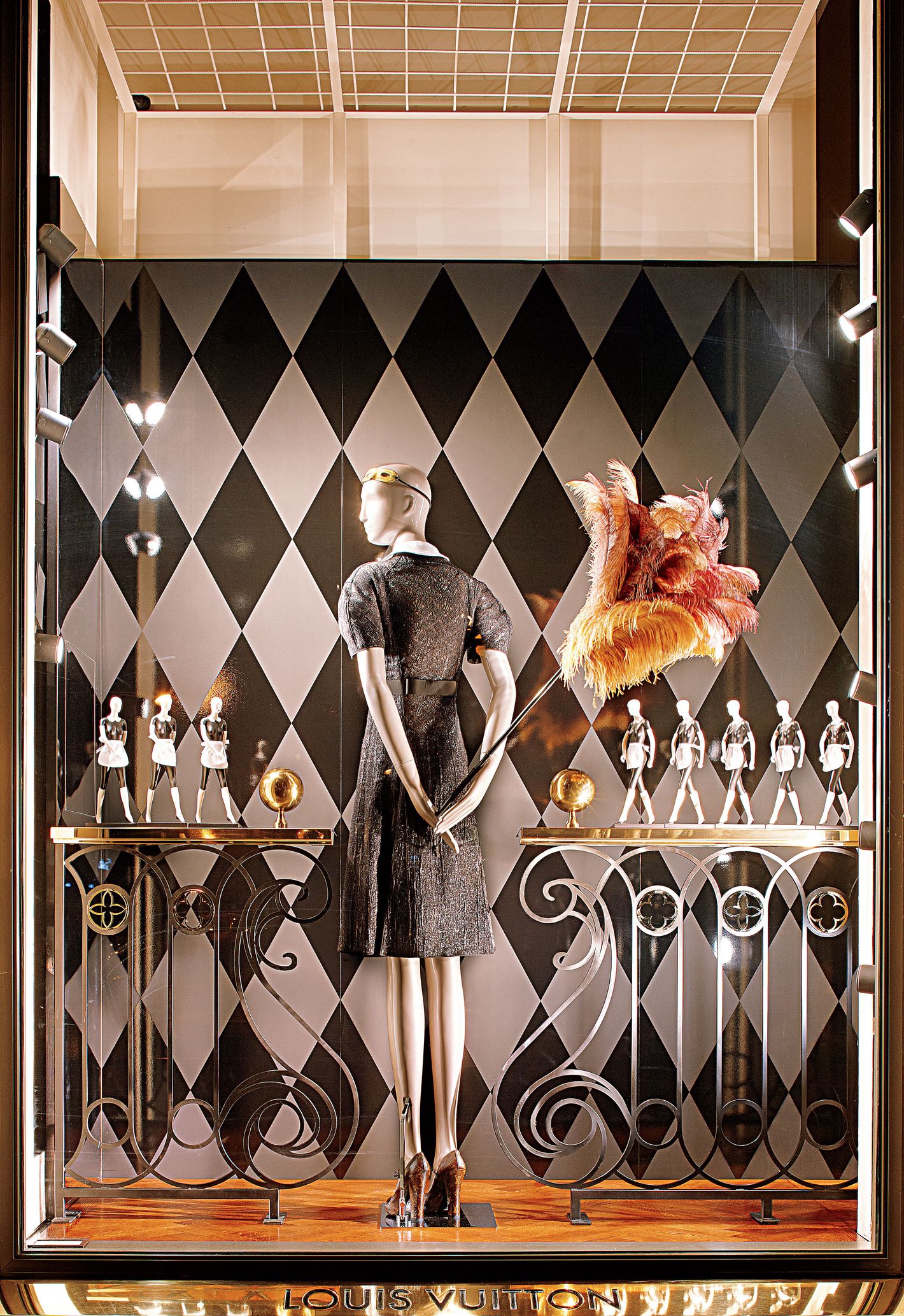 Louis Vuitton Window Signage in NYC - 40 VISUALS