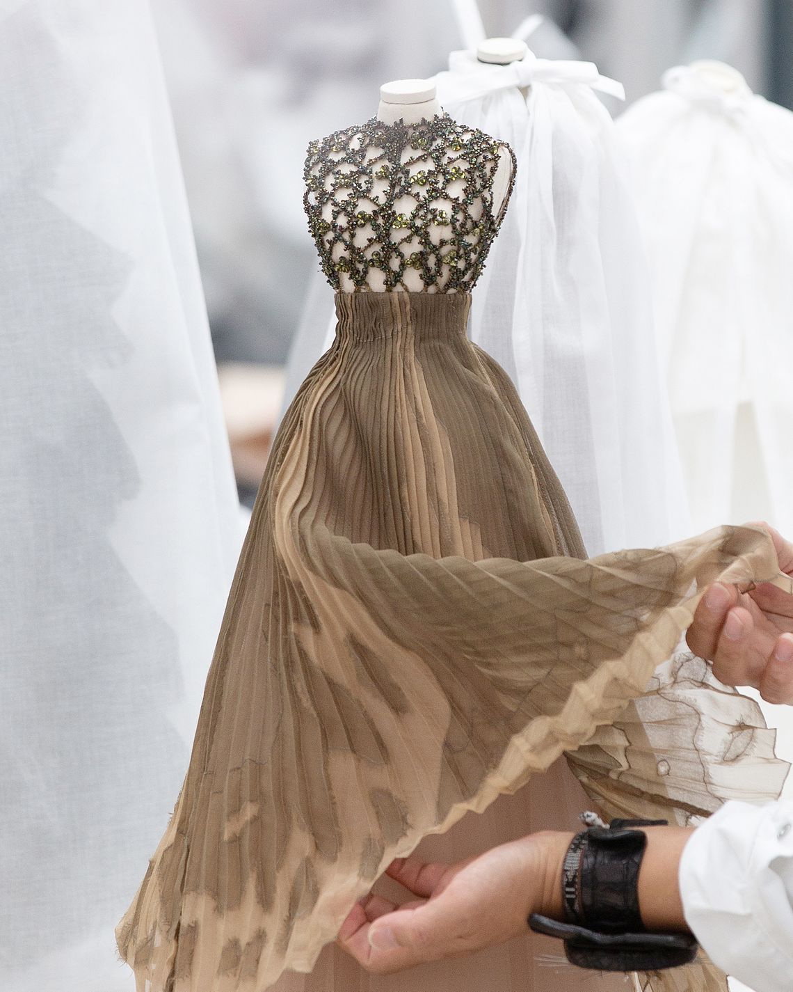 Watch Dior's Haute Couture Fall-Winter 2021 Show From Paris