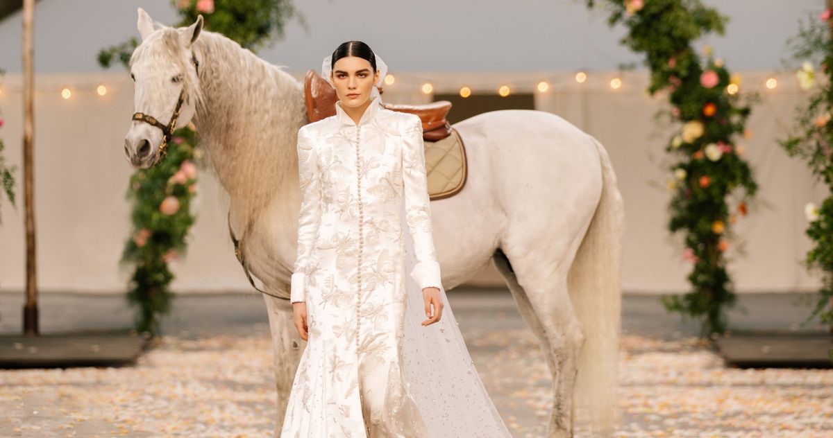 Chanel Couture Spring 2021: A dream wedding with destination