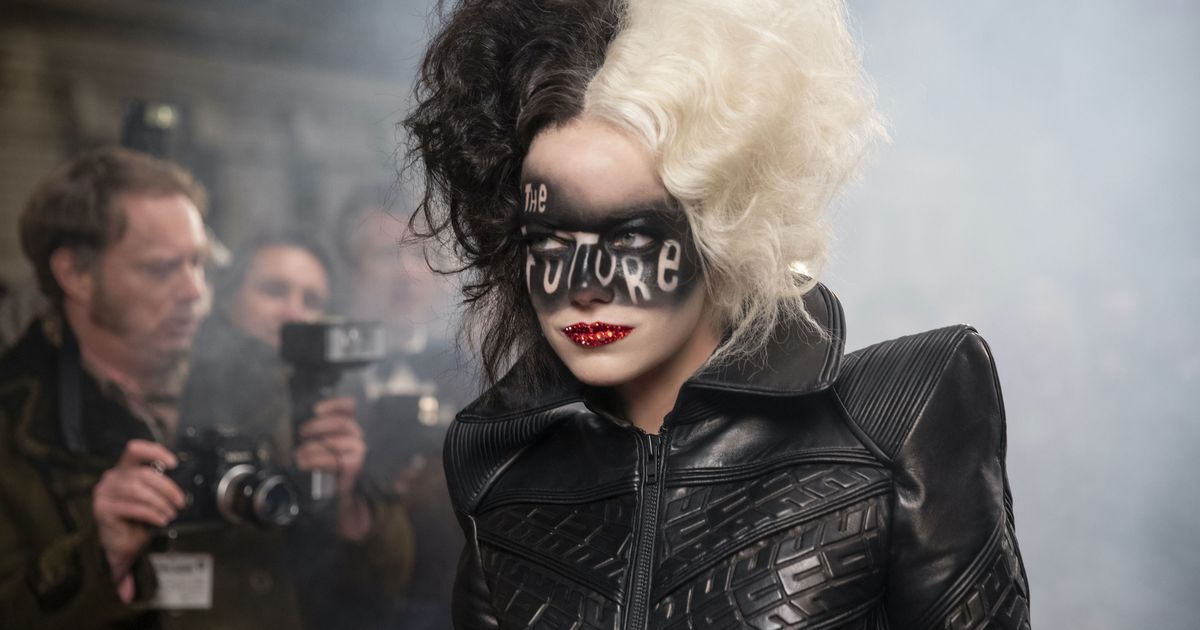 Cruella Images Show Off The Film's Ostentatious Costumes