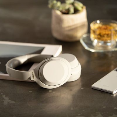 Sony WH-1000XM4 Noise-Cancelling Headphones Review 2020