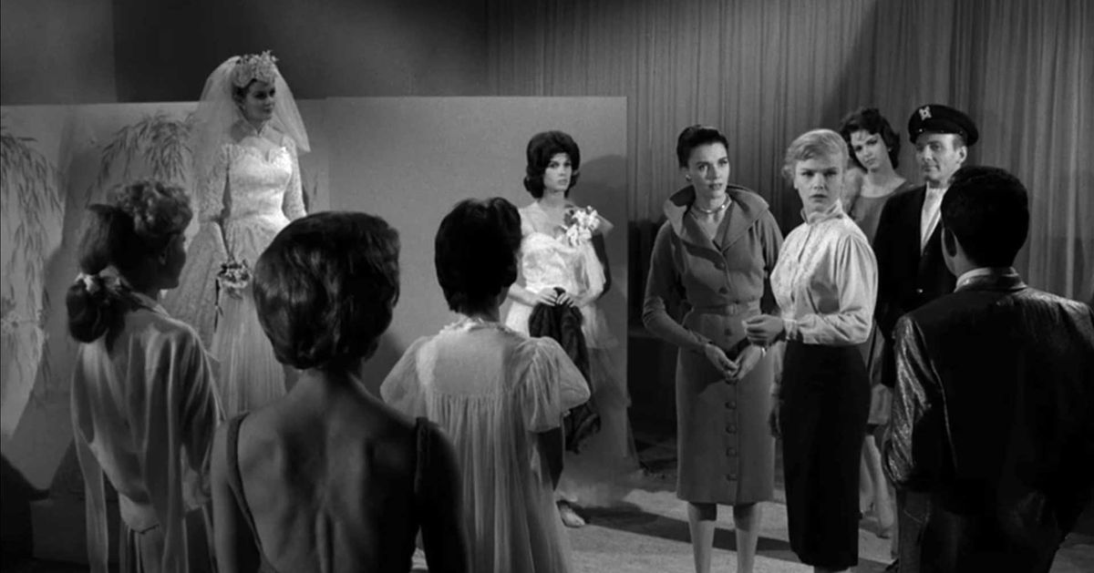 Initiate Nightmare Sequence, Store Mannequins Are Smart Now