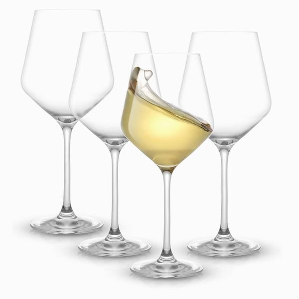 Set of 4 transparent wine glasses