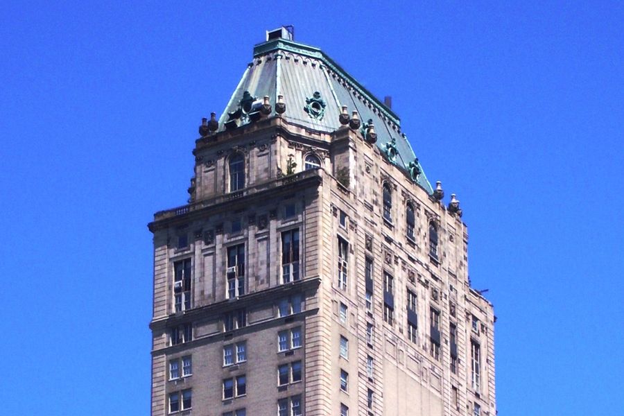 The Pierre Sale to the Khashoggis Falls Through