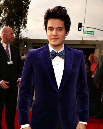 LOS ANGELES, CA - FEBRUARY 10: John Mayer arrives at the 55th Annual GRAMMY Awards on February 10, 2013 in Los Angeles, California. (Photo by Christopher Polk/Getty Images for NARAS)