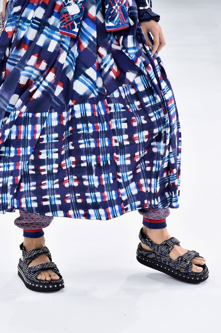 chanel tevas