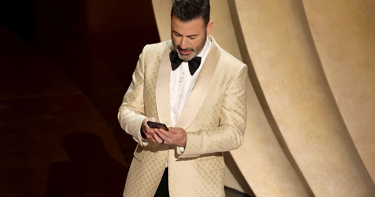 Kimmel Reads Trump's Mean 'Tweet' Live at the Oscars - Vimarsana News
