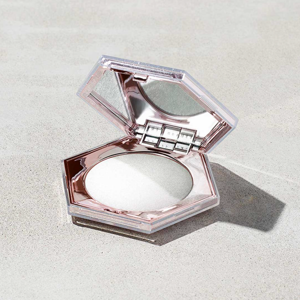 Fenty Beauty Diamond Bomb All-Over Diamond Veil Highlighter