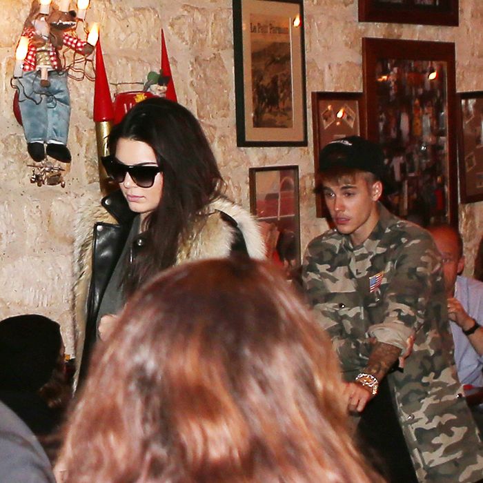 Kendall Jenner, Justin Bieber Huddle in a Corner in Paris, Like the ...