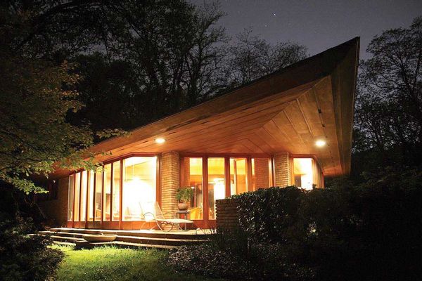 Original Frank Lloyd Wright Secluded Home with Tea House