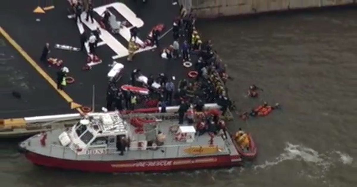 One Dead in East River Helicopter Crash [Updated]