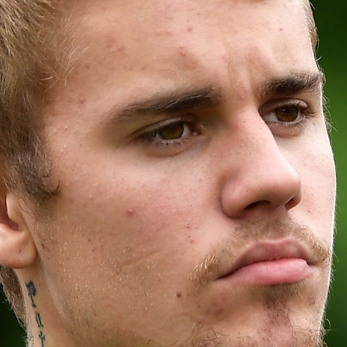 Justin Bieber Wants to Know Why This Paparazzo Was So Mean