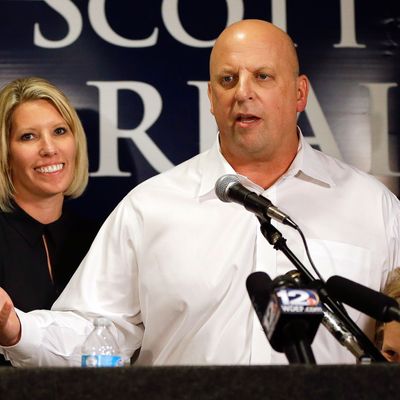 Scott DesJarlais and his wife at the Tennessee Primary in 2014.