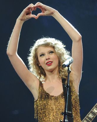 taylor swift signature heart