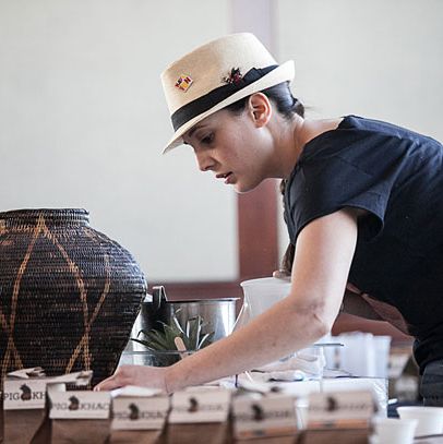 Competitor Leah Cohen (Pig & Khao) plates up her offerings for the judges.