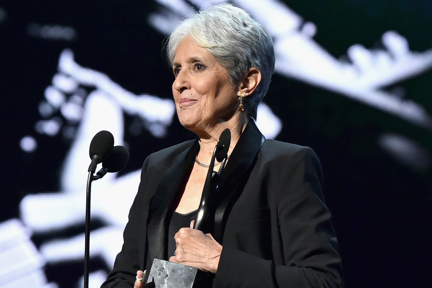 Joan Baez I Love Rock And Roll Read Joan Baez's Powerful, Political Rock Hall Speech