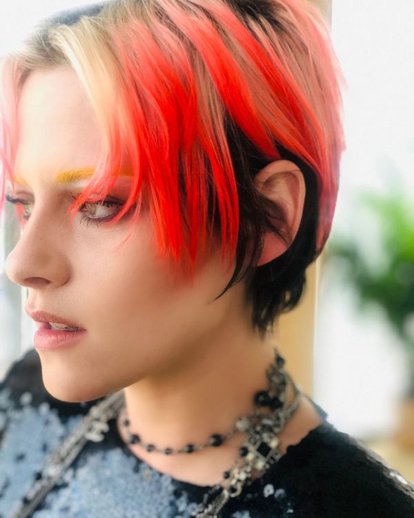 mønt Afslag Gentleman Kristen Stewart Dyed Her Hair Neon Red for the Met Gala 2019