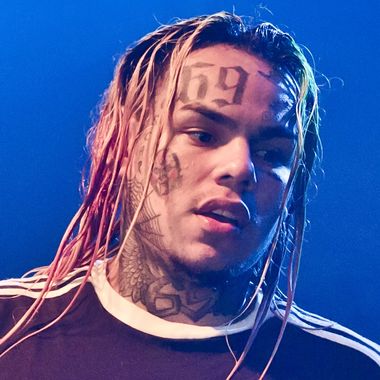 Rapper 6ix9ine Reportedly Kidnapped and Beaten in Robbery