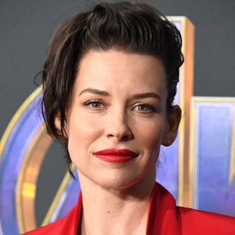 Evangeline Lilly Now Social-Distancing Apologizes Instagram