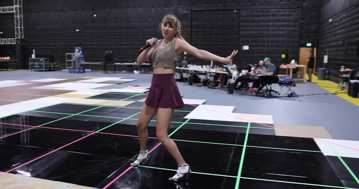 Taylor Swift releases “I Can Do It With a Broken Heart” video