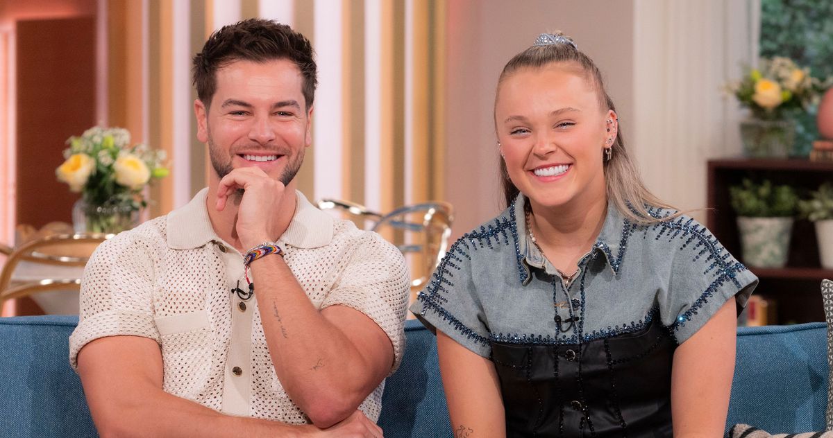 JoJo Siwa and Chris Hughes Are Officially Dating
