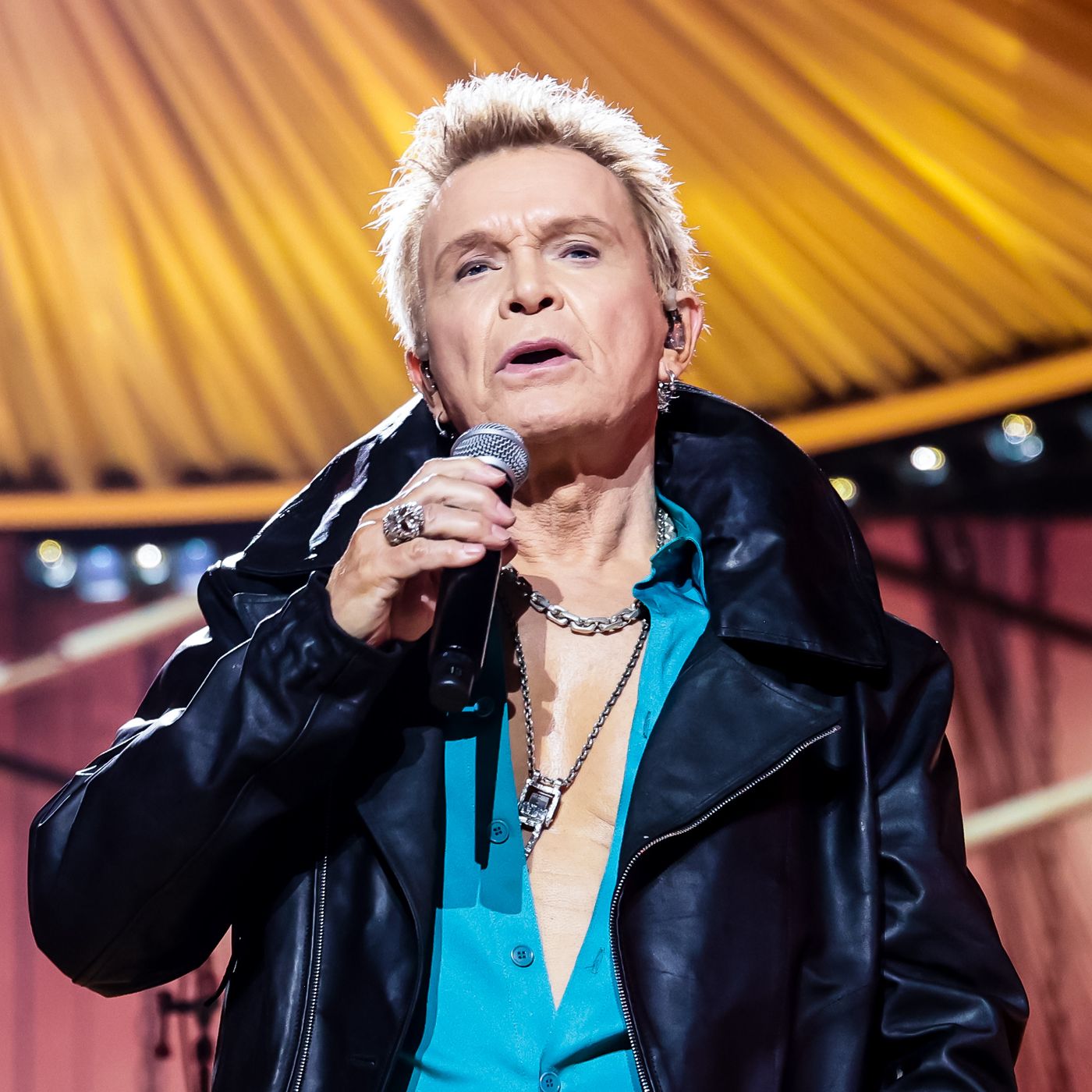 Billy Idol's Advice to Quit Heroin? Smoke Crack