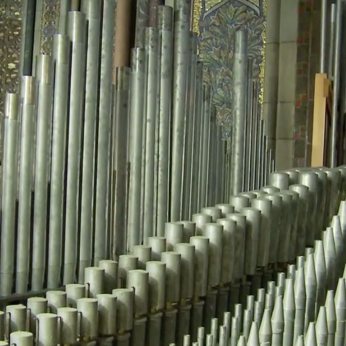 The pipes vary from fist-sized to enormous wooden boxes that double back along the floor.
