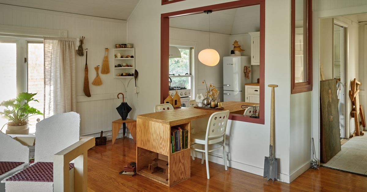 Designer Michael Yarinsky’s Two-Story Rental in North Fork