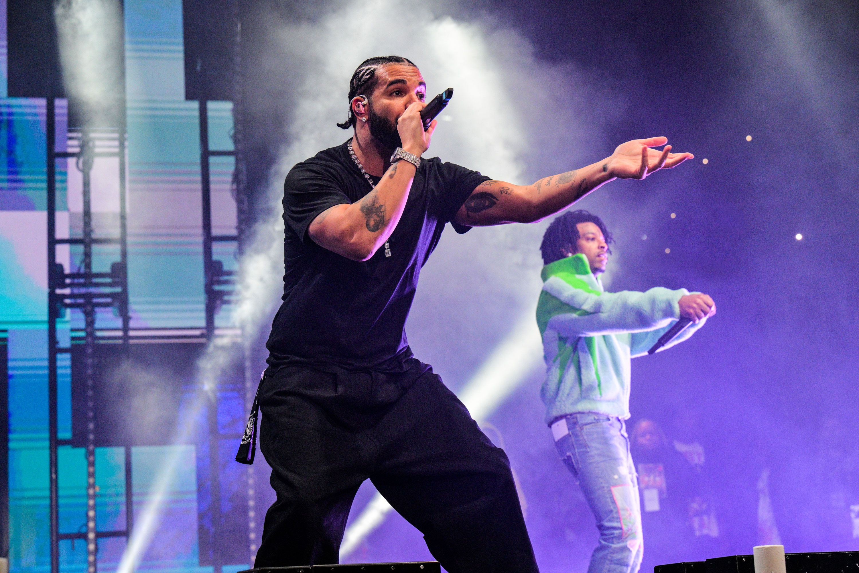 Lil Wayne & Drake Perform Live On The Final Stop Of Their Joint
