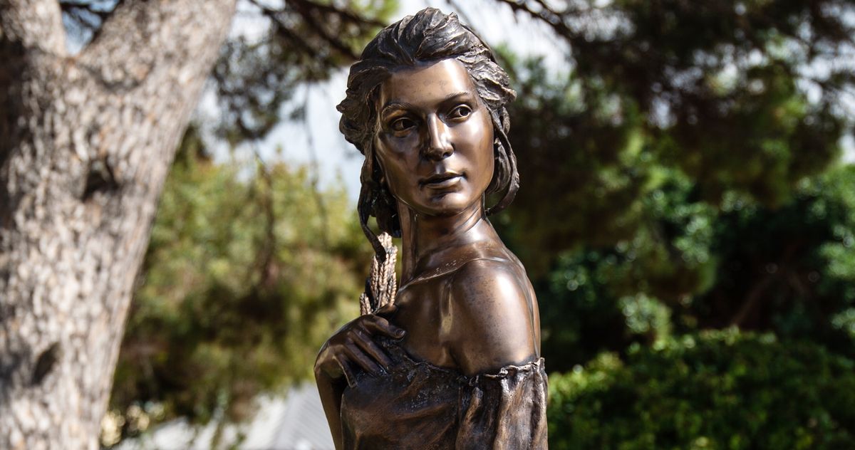 Leave This Sexy Italian Statue Alone