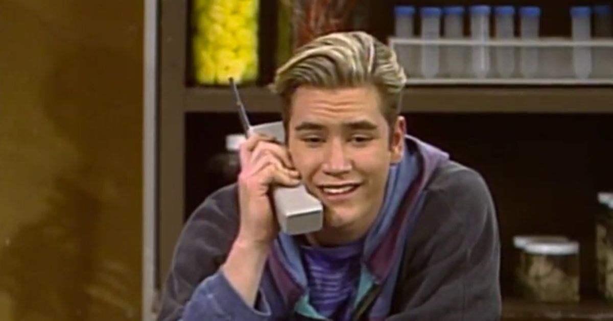 Enjoy a Tribute to Zack Morris’s Many Vintage, Oversize Cell Phones ...