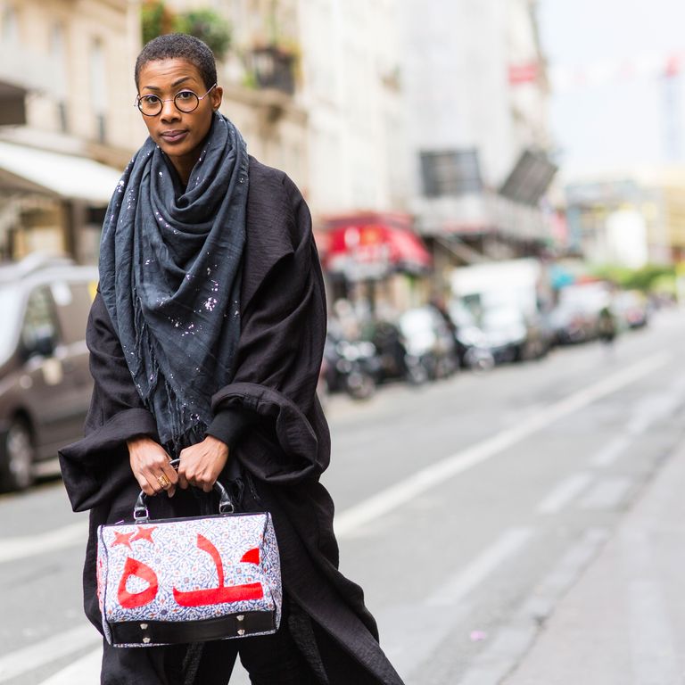 Secrets of the Scarf Parisians Show Off Their Tying Prowess