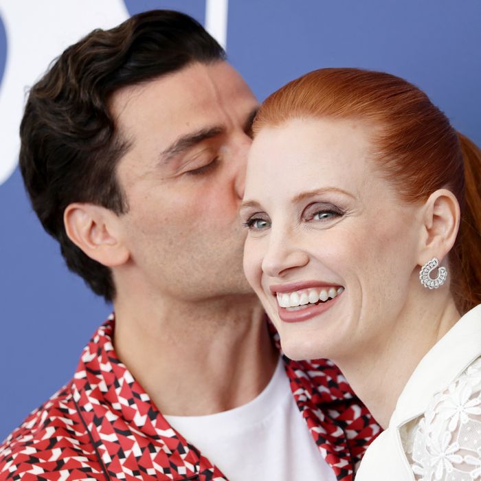 Jessica Chastain Is Trying To Get Oscar Isaac To Join TikTok