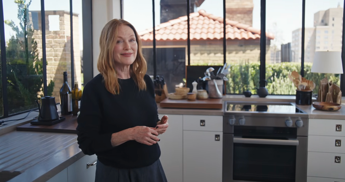 Which of Julianne Moore’s Amazing Objects Do You Want Most?