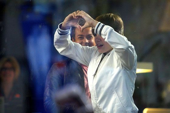 Whenever Bieber does this move, the divorce rate drops instantly.