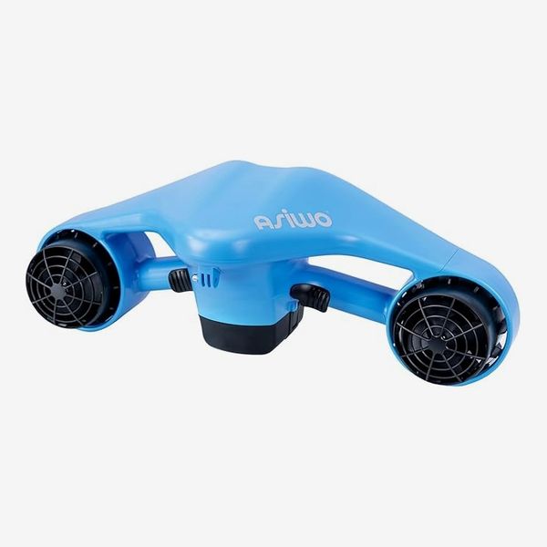 Mais aussi Mata sous le scooter à eau