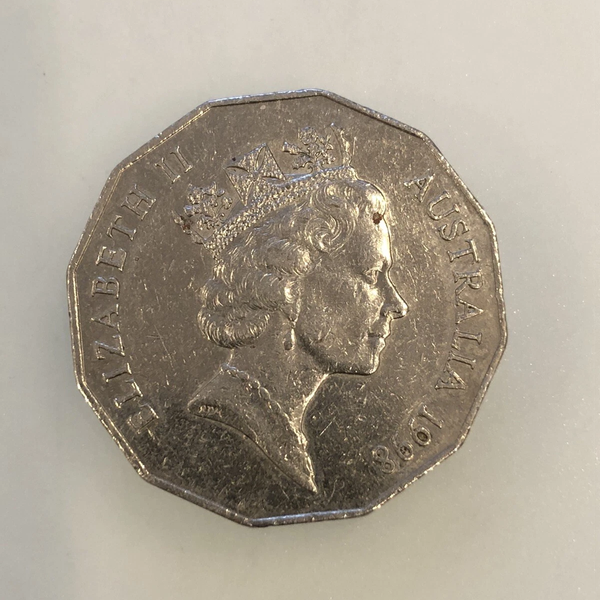 Australia 50 Cent Coin –&nbsp;Elizabeth II