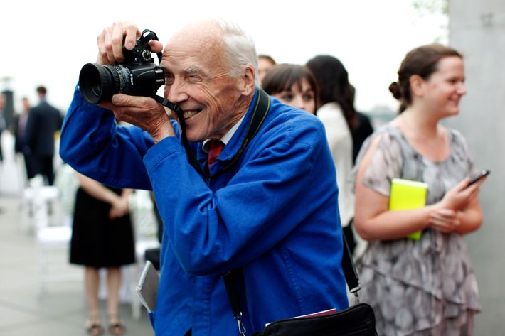 https://pyxis.nymag.com/v1/imgs/6f4/3ff/1234b2ed3e2629989f0efea9f8dc0ecadb-14-bill-cunningham.h473.w710.jpg