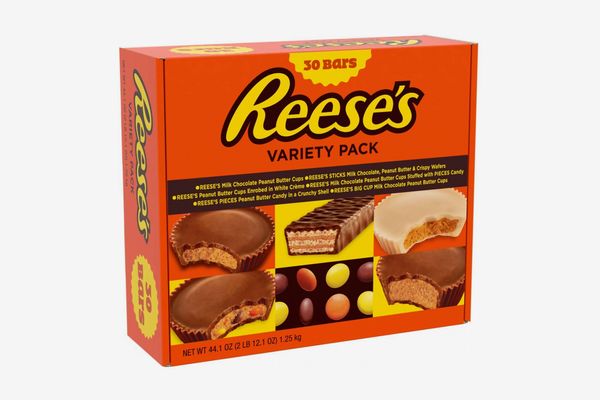 REESE'S Chocolate Peanut Butter Halloween Candy Variety Pack, 30 Count