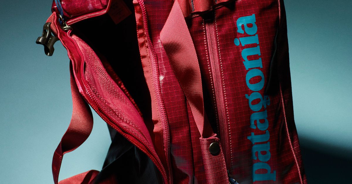 4 Best Men's Weekender Bags (2023): Crank Up Your Carry
