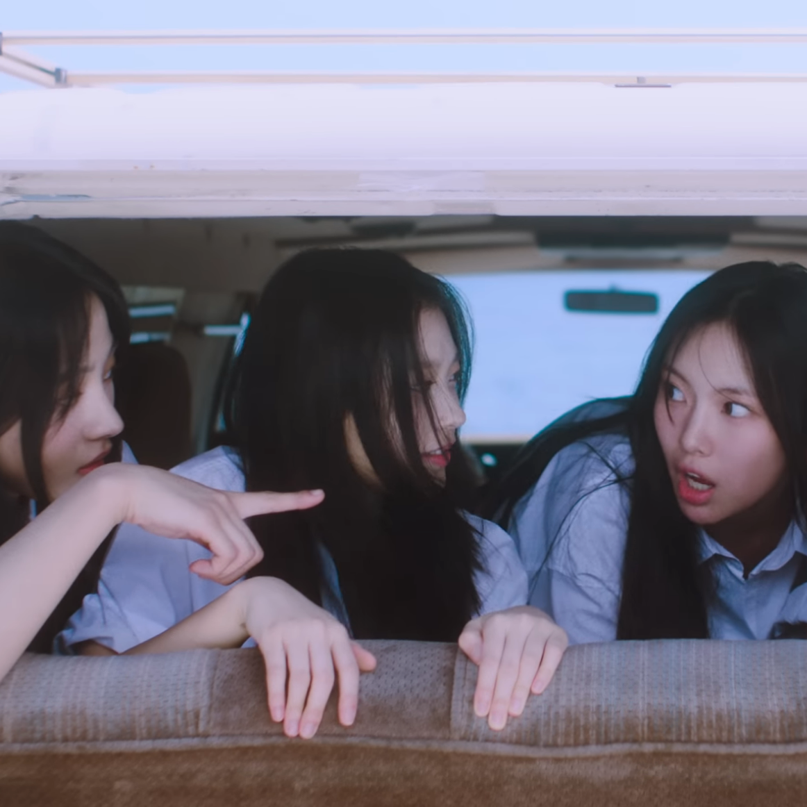 NewJeans How Sweet Bubble Gum ヘリン＆ミンジ NewJeans 'How Sweet' Standard ver. - NewJeans Official