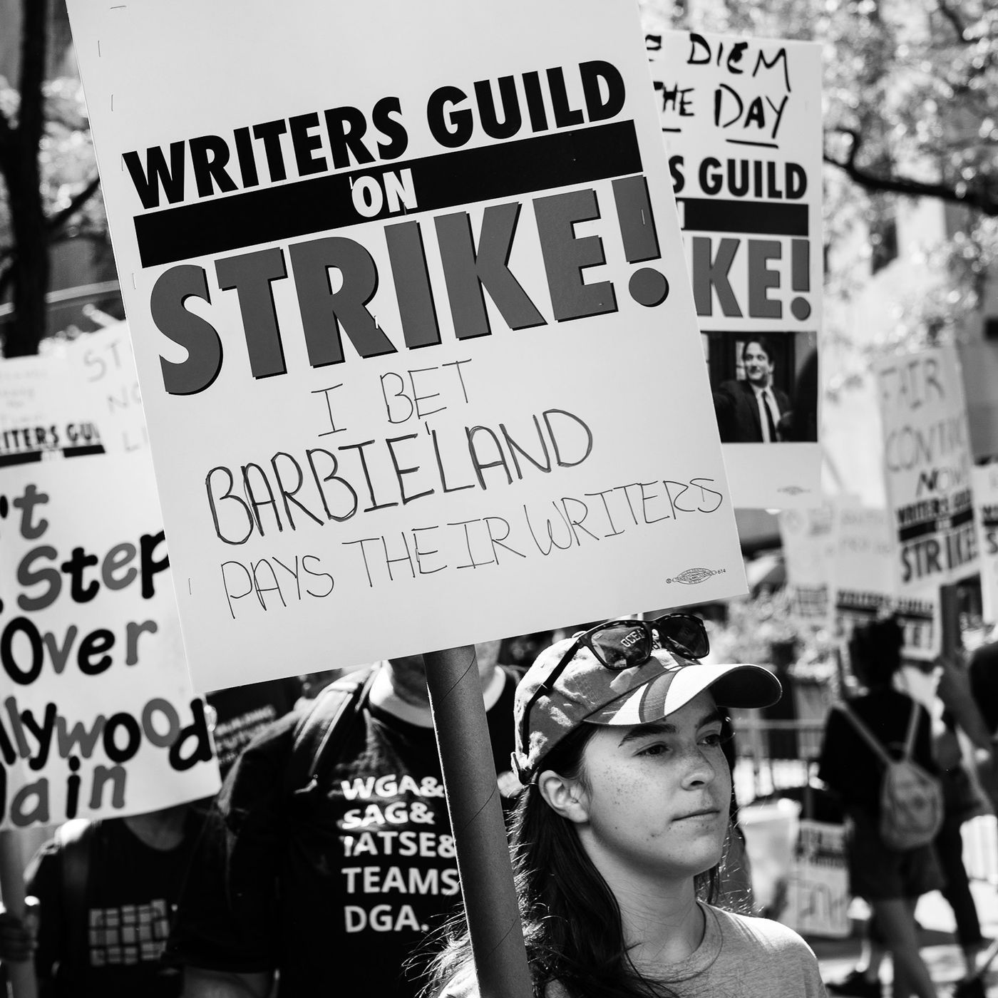 At Condé Nast, a red-carpet picket line for a one-day strike - The