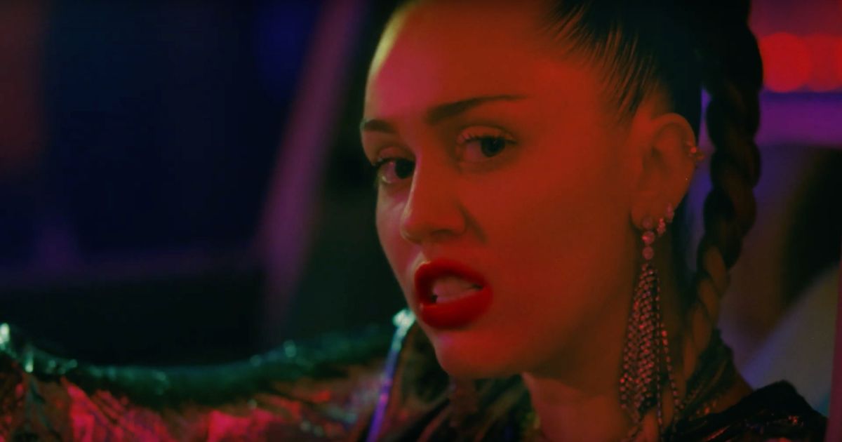 Miley Cyrus 2018 Nothing Breaks Like A Heart Miley Is on the Run in ‘Nothing Breaks Like a Heart’ Video