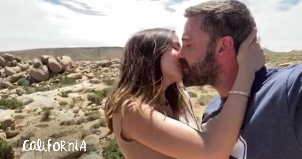 Ben Affleck Having Sex - Ben Affleck and Ana de Armas' PDA Is Now a Music-Video Star