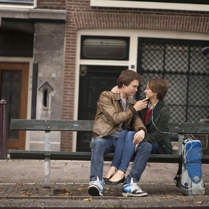 DF-18655 Hazel (Shailene Woodley) and Gus (Ansel Elgort) share a tender moment during a memorable trip to Amsterdam.