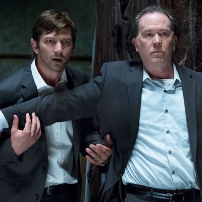 Michiel Huisman and Timothy Hutton in The Haunting of Hill House.