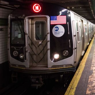 NYC Transit Systems Back To Providing Normal Service For Morning Commute After Snow Storm